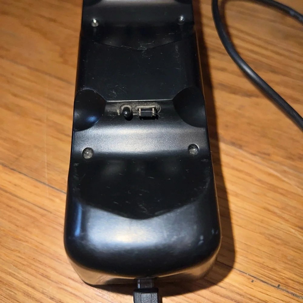 Xbox controller dual charging port